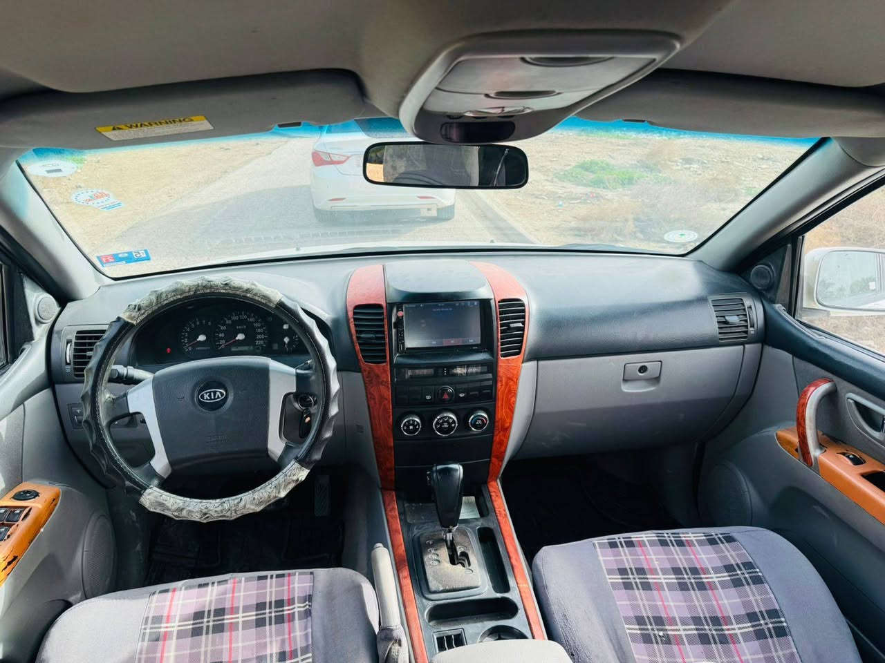 السلام عليكم كيا سورنتا 2005 خليجي مكينه 6 سلندر VVT سياره بيه جاملغ امامي صبغ ولباقي مكفول سياره جاهزه من مكينه وكير وحدايه وتخم تاير جسمه خارجي صافي بدون شخوط وبدون رصعات
رقم دولي
هزه جديده 
تحويل وكاله حاضر 
مكان سياره بابل 
السعر 87
لاتصال 
***********
***********
