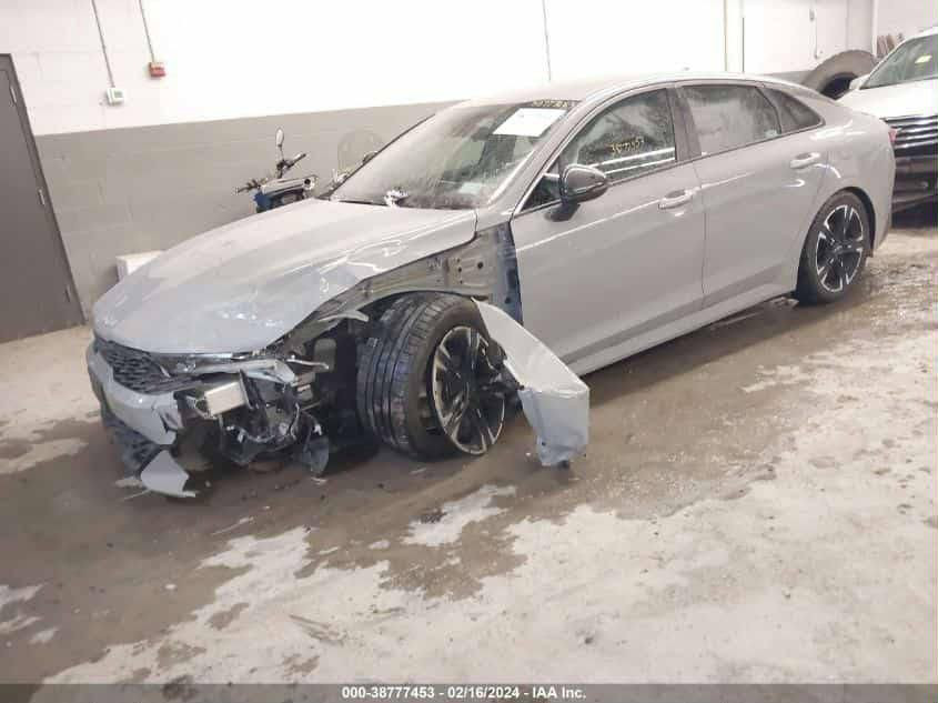 كي فايف موديل2022

Kia K5 gt -line 

ماشيه 52 

مواصفات السياره : 

1- بصمه أبواب و تشغيل عن بعد 

2- كشن ألسائق كهرباء 

3- شاشه كبيره 

4- لد نهاري 

5- ويل كب 18 

6- شاشه عرض أعطال بالدشبول 

7- كروز سرعه ذكي ( مثبت سرعه) 

8- كشنات تدفئة 

9- سايد بريك كهربائي 

10- GPS 

11- صندوق كهرباء 

12- قيادة ذاتيه 

13- شاحن واير ليس 

14- تحديد مسار 

15- مخارج شحن امامي و خلفي 2 

16- فور ويل ( دفع رباعي) 

17- جام اوتو السائق 

18- مانع أنزلاق 

19- كامره دواره 

20- حجم ألمحرك 1600 توربو 
مكاني الرمادي 
الهاتف ***********
السعر 160 وبيه مجال قليل
