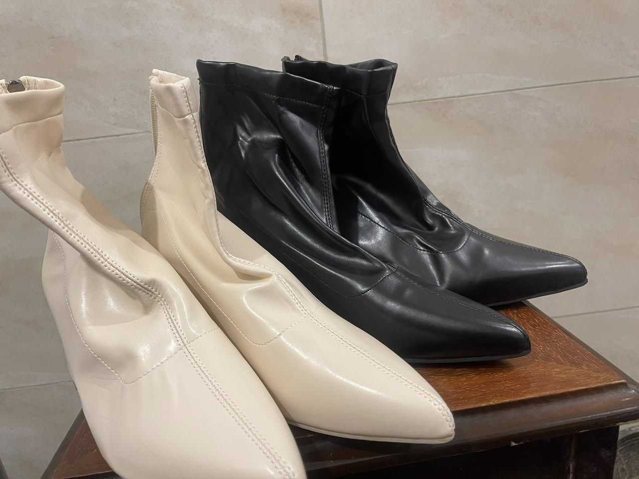 للبيع مناسف 30 ثنينهم كبيره  شوايه شاورما 50  طباخ 100 مفرش تخم 6 متر ب 15 مرايه  ضوئيه ب 25 مغسله  معلقه ب30 فناجين كلهم ب 10 معصاره برتقال ب 10ترمز  مع حافضات ب7 سنك ب 25  بوت جديد ثنينهم ب 25 قياس 39 مكاان  بغداد الجديده


**إذا كنت صاحب هذا الإعلان وتريد حذفه لأي سبب، رجاءا أرسل رسالة إلى الدعم الفني**