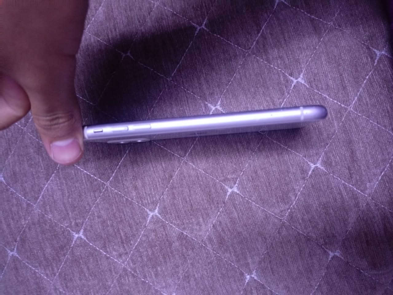 جهاز آيفون ١١ عادي ما مبدل ولا مفتوح البطاريه ٦٧ بس ما تصرف رايده ب٢٧٥ بغداد المشتل ***********
