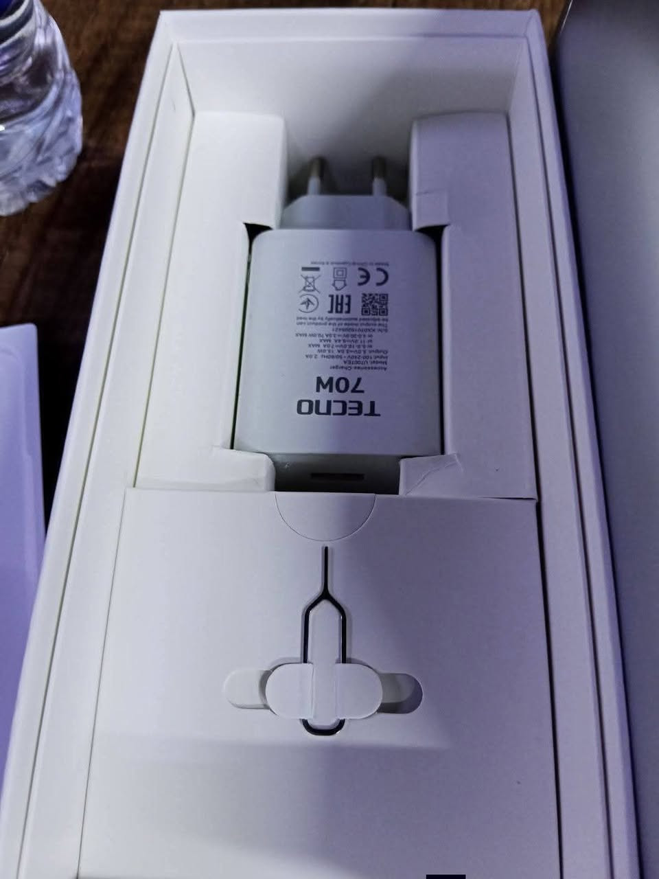 ‏كامون 40 بريمير 5G
‏مواصفات الجهاز
‏شاشة بدقة 144 هيرتز معالج 8350 ببجي 120 فريم كاميرات  فلاكشب ثلاثية بدقة 50 ميكا بكسل مع عدسة تقريب جيروسكوب 100X
‏ذاكرة 256 رام 12+12 مكاني ناصريه مركز *********** ناصرية, ذي قار
