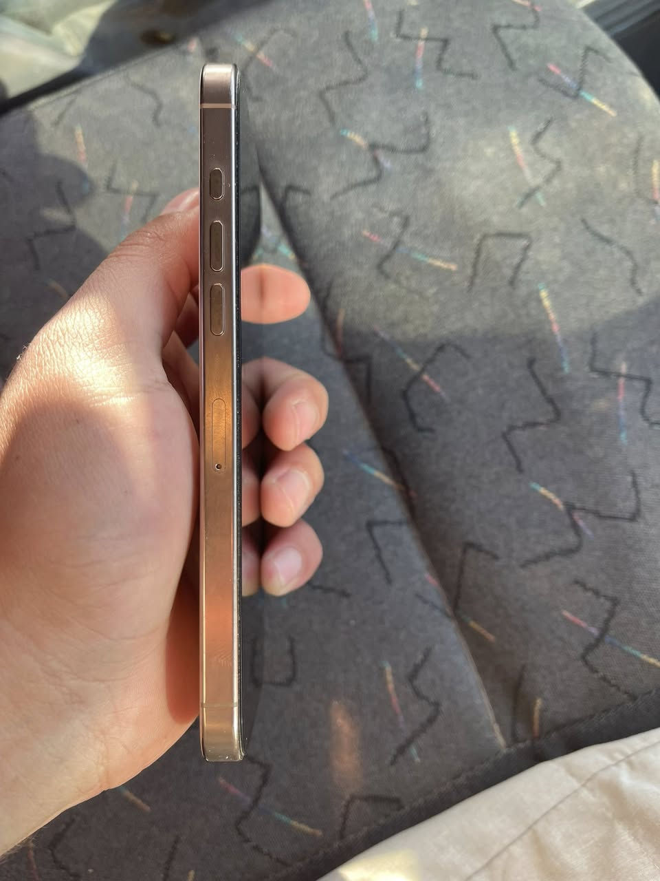 ايفون 16 برو ماكس دبل شريحة جهاز ما مفتوح بطارية 99 ذاكرة 256. جهاز نضيف بيه فقط فطر خفيف بالضهر السعر مليون و250 الف 
المكان الضلوعية 
***********
