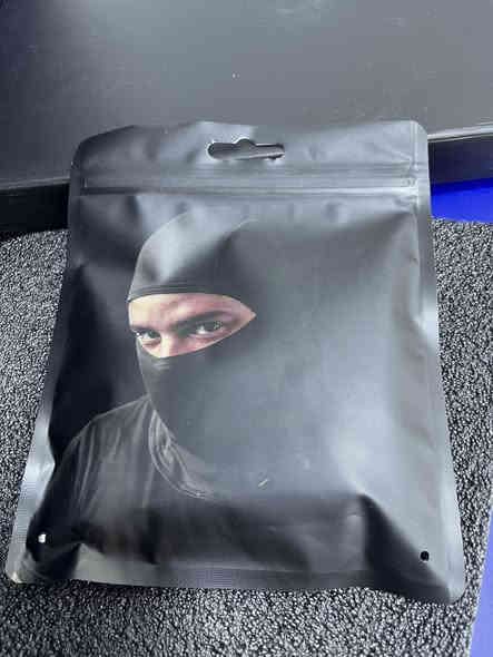 السلام عليكم اخوان خوذة ILM قياس L جديدة تخبل قبل كم يوم مأخذه وغراضه كله وياه وبعدهي الغراض ممفتوحه لا المرايه الثانيه ولا الثام مال وجه ولا الزكات مالته وخوذة تخبل بالتصوير وعزل وكلشي  سعره 300 وبهه مجال بسيط كلش ***********
