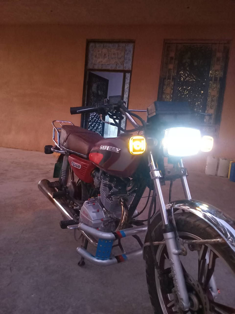 🟦سلام عليكم 
دراجه سفان ايراني للبيع ⬇️✅

موديل 2021 تايرات جدد 

كرهباءيات كامله ما ناقصه شي 

دراجه بيه شلعه حلوه وخير من الله 

محرك ما مفتوح ونضيف جدا اوراق اصولي وعندي استنساخ امشي بيه بصيطرات دراجه ناعمه وخير من الله نضافه ميه بلميه🆕 وشوفت عينك 💲550 وبيه مجال قليل  السعر  مكان بغداد سريع الدولي الجسر السابع 📞📞الاستفسار الاتصال على الرقم ***********
