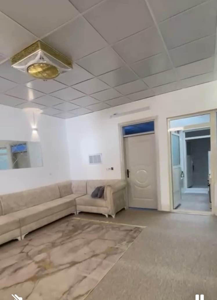 ئەم خانووە بۆ فرۆشتن 105 مەترە 
شوێن باغمره شەهاب 
روو لەقیبلەیە بەرامبەری ماڵنیە
خانوەکە کاملە بەس عەردی سەبە 
زۆر خاوێنو جوانە هیج مەسروفەکی تێدانیە
نامە بنێرە لەواتس ئەپ  ڤیدیۆمان هەیە 
ژ.*********** أربيل, العراق
