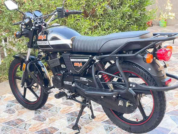 السلام عليكم دراجه دايون موديل2025 محرك 200  اخت الزيرو استخدام شخصي بلحقيقه احلى من الصور مكان ديالى ناحيه السلام للاتصال ***********
