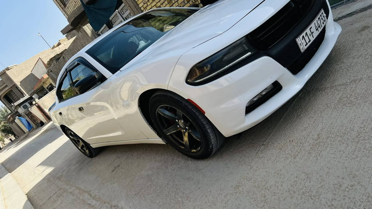 السلام عليكم
جارجر 2016 
بغداد باسمي ماشيه 200 
بجم كبس الحادث موضح 
داخل احمر 
شاشه كبيره 
حساسات خلفيه 
وعليها اضافات 
مكاني كربلاء 
السعر 180 
***********
