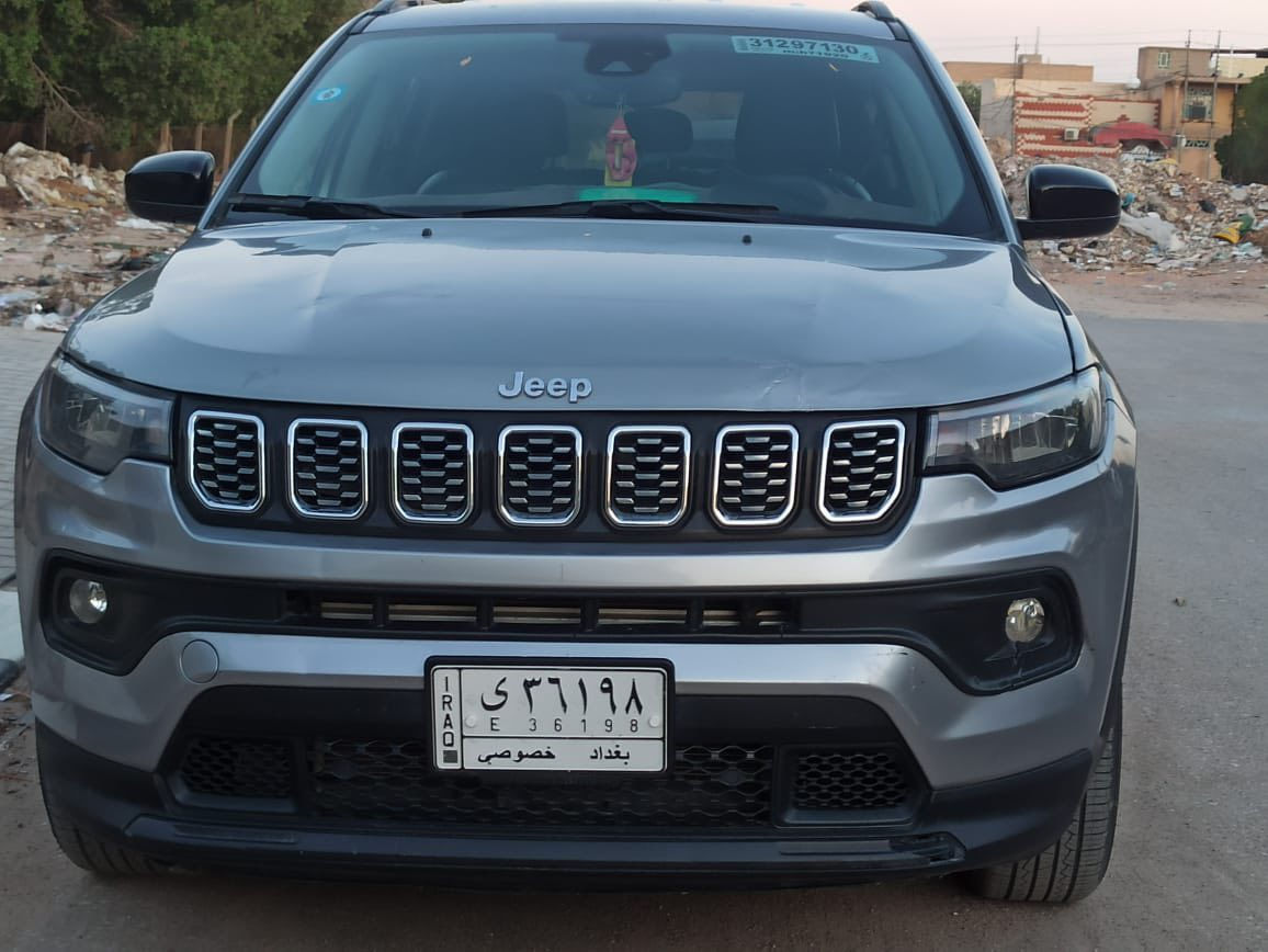 سلام عليكم سياره جيب كومباس 2022 وارد امريكي الحادث موضح بالصور سياره نضيفه  رقم بغداد مكاني بغداد ماشيه قليل السعر 140$ وبيها مجال بصيط ***********
