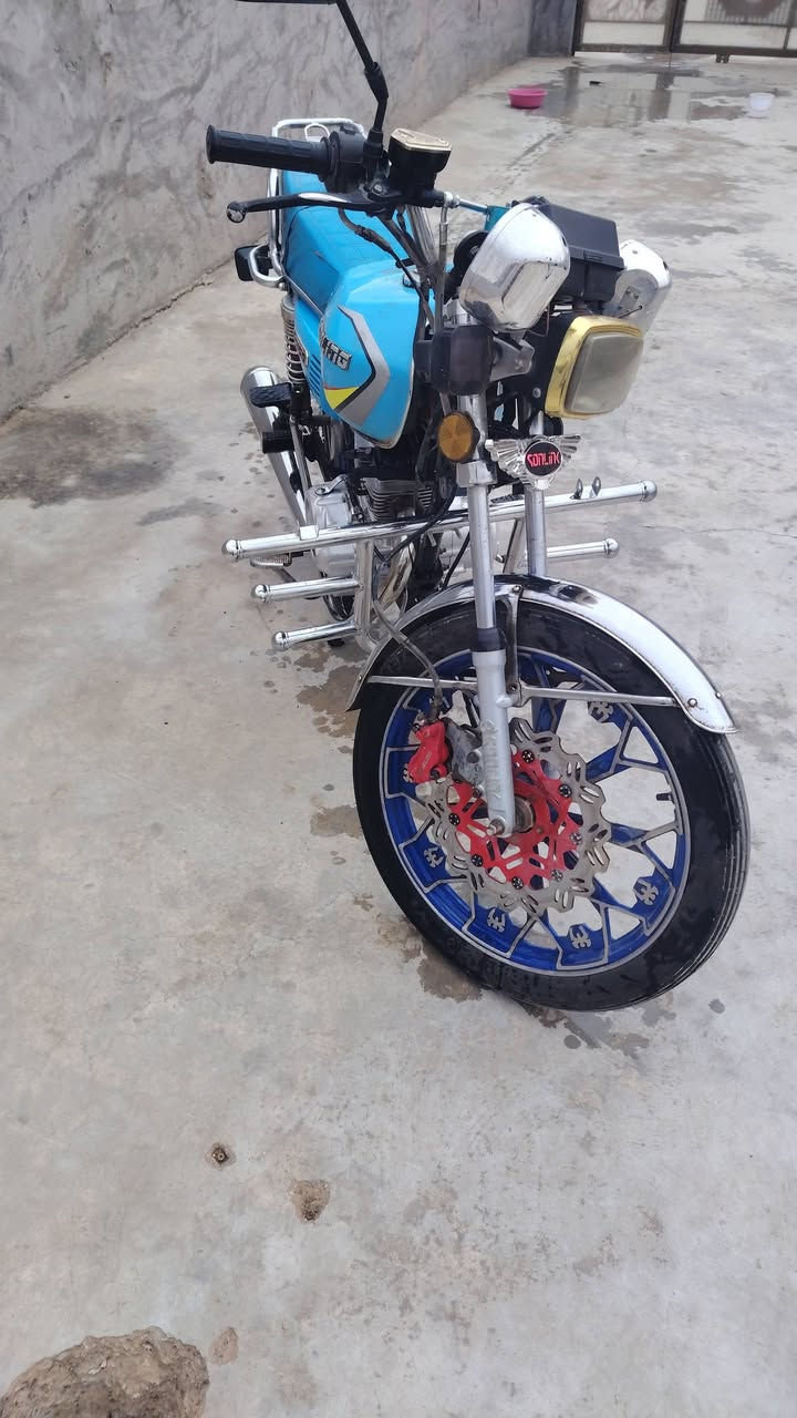 سلام عليكم شباب دراجه سيفان 24 600 وبيه مجال قليل دراجه ع شركه مكاني ديالى خان بني دالوراق صوليه ومراوس حسب القناعه ***********
