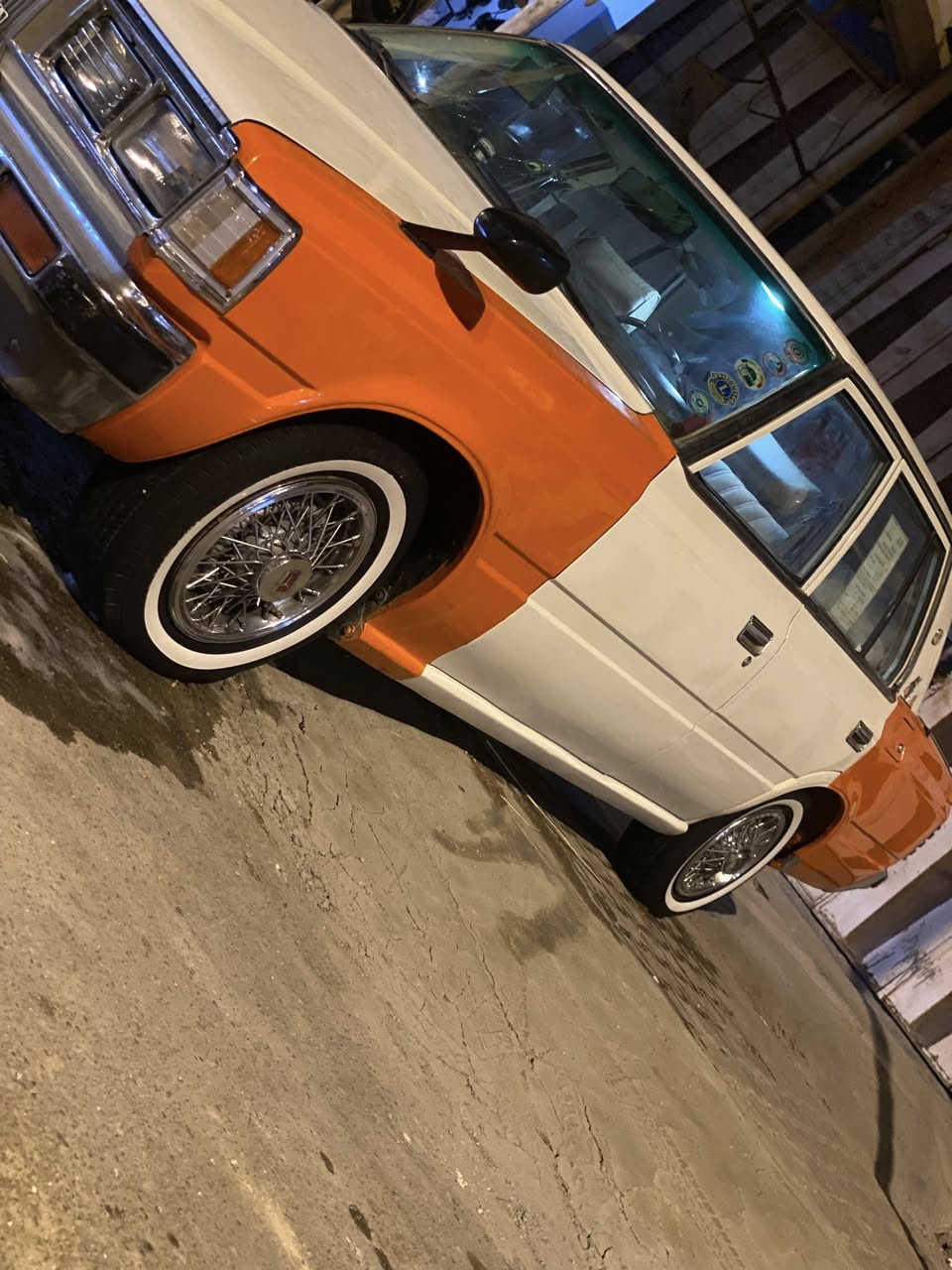 سلام عليكم 
كراون 81
سياره كفاله مكينه وكير ونضافه وكهربأيات وداخل وتبريد 
سياره مل جناي 
سعر 60بيهه مجال بصيط 
مكينه ونجي 6ناعم كير تعليك 
مكان ديوانيه 
***********
