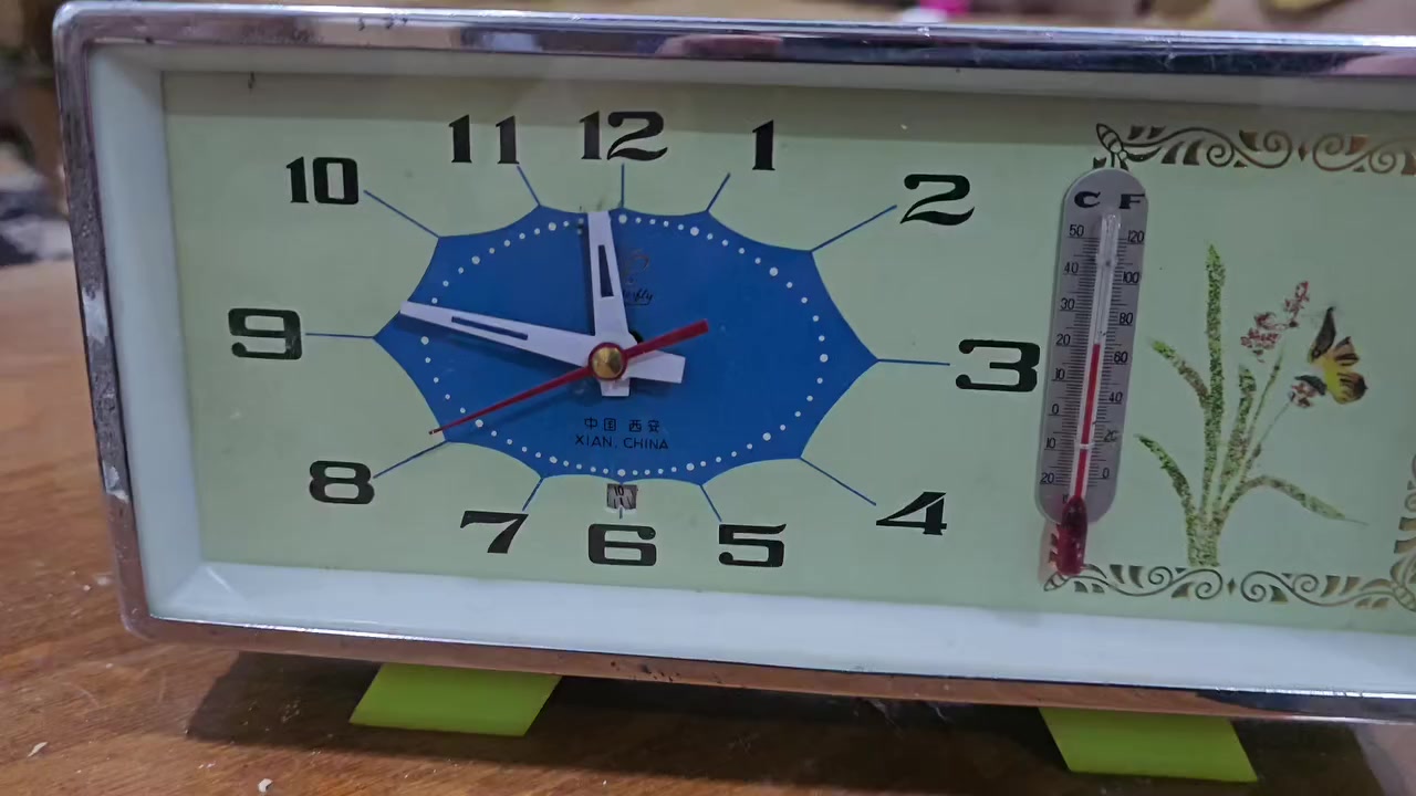 ساعة منضديه تكويك ام المنبه مع محرار صيني قديم بحالة جيده جدا


**إذا كنت صاحب هذا الإعلان وتريد حذفه لأي سبب، رجاءا أرسل رسالة إلى الدعم الفني**