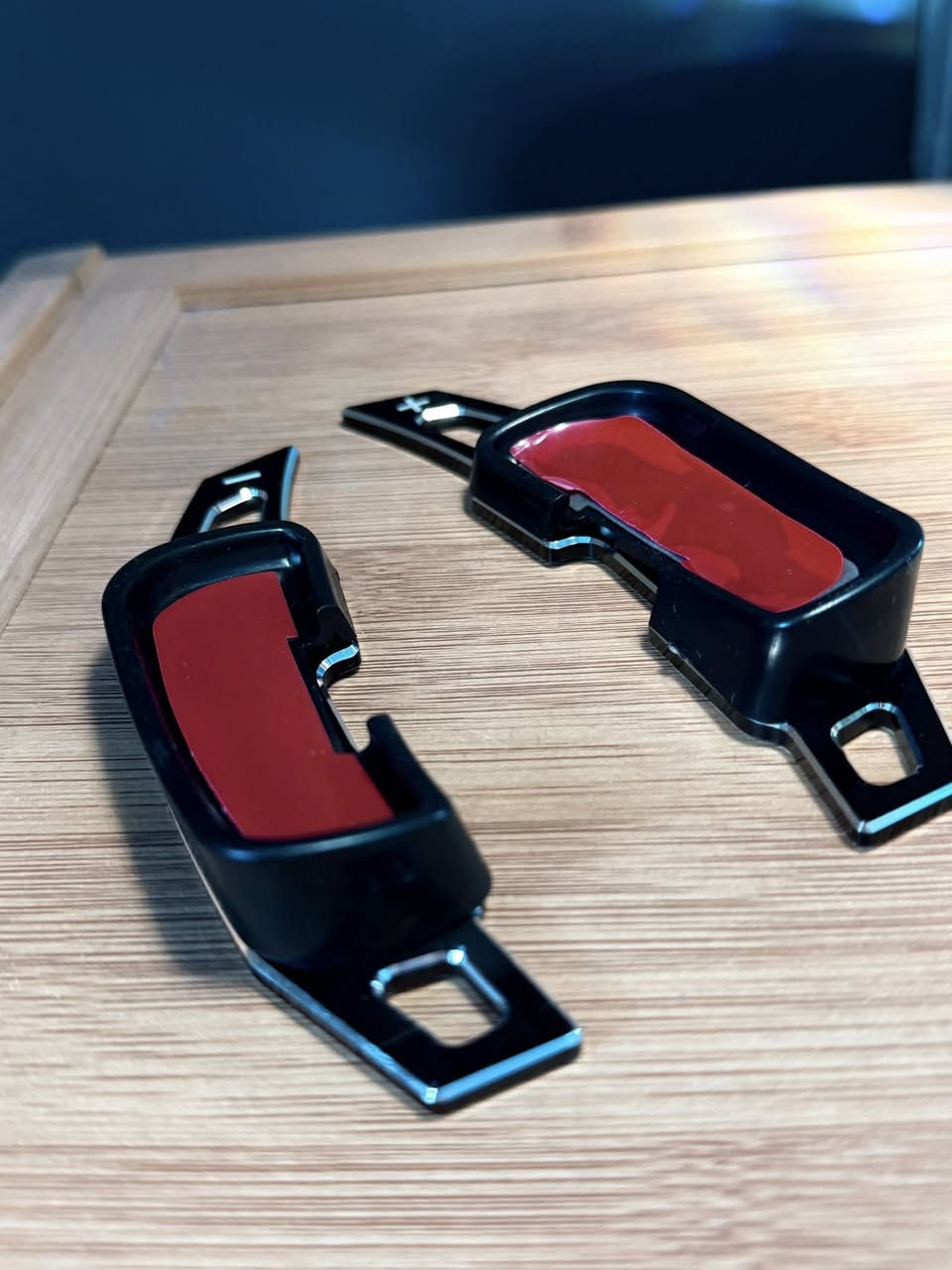 سلام عليكم 🫡
حبايب 🤍🌺 وصلتنه إضافات Paddle Shifters ألمنيوم الخاصة بسيارات السبورت

😍إضافات Paddle Shifter ألمنيوم – تثبيت براغي او لاصق 😎

✔️ تصميم رياضي طويل يعطي هيبة داخل السيارة

✔️ ألمنيوم قوي + جودة عالية

✔️ تثبيت بالبراغي = ثبات 100% 

✔️ تحكم أسهل وأسرع بالسرعات

📌 مناسب لسيارات السبور (مثل جارجر، تشالنجر وغيرها حسب الشكل)

⚠️ ملاحظة: لازم يكون عندك Paddle أصلي حتى يركب

💵 13,000 دينار مع التوصيل 🔥

🚚 توصيل لكل المحافظات


**إذا كنت صاحب هذا الإعلان وتريد حذفه لأي سبب، رجاءا أرسل رسالة إلى الدعم الفني**