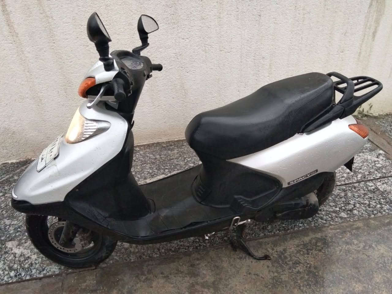 سلام عليكم دراجه سبسي مرقم بغداد لبيع 
السعر 2750 ألف عنواني بغداد المدينه 
الرقم ***********
