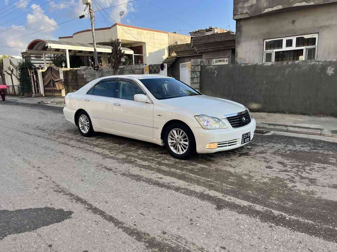 شاهینە مووس.
2004
182  بێ دووکەڵ.
ناو کرێمی .
دوو دووگمە
بەس شووێن مووسەکانی بۆیاخە 
شاشە
سووکان کارەبا .
کووشن کارەبا .
مەجمووعە سووکانی لێکزس .
تەقەو ڕەقەی نییە .
 .ساردوو گەرمی بەسراوە .
برێکی بەسراوە .
کامل مەسرەف کراوە .
دەعموو لێ دراوی نییە .
سعری 57گەڵاو مەجال .
***********
***********سەسایەق
