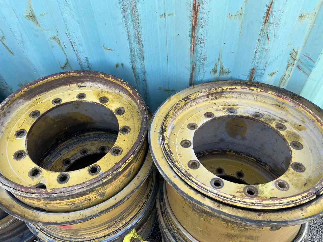 أشيايي شوفل ڤالڤو عام 
***********
***********
