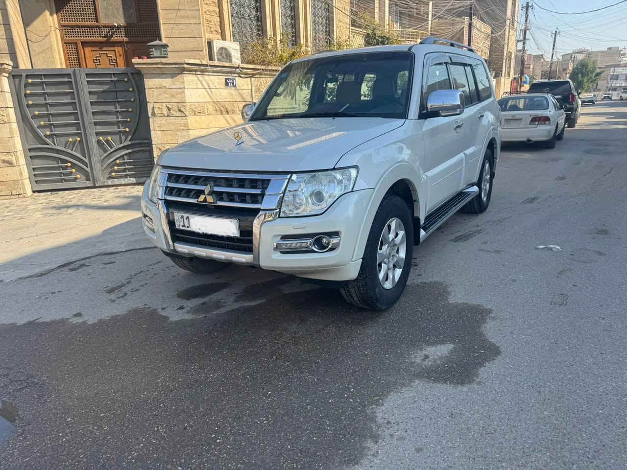 للبيع ‎
باجيرو حبتور 
موديل 2016 
خليجي بيه صبغ دعاميات امامية وخلفية وبيه اصبعين بارد بالجاملغ الامامي جهة السايق / والباقي مكفول 
معروفه مواصفات الحبتور فول 1/1 
فتحة
جلد 
كراسي كهرباء 
دمام
ماشيه72 الف
محرك 3500
السعر 210
.
رقم بغداد باسمي تحويل مباشر 

العنوان : بغداد 

اي استفسار الاتصال على الرقم / ***********
