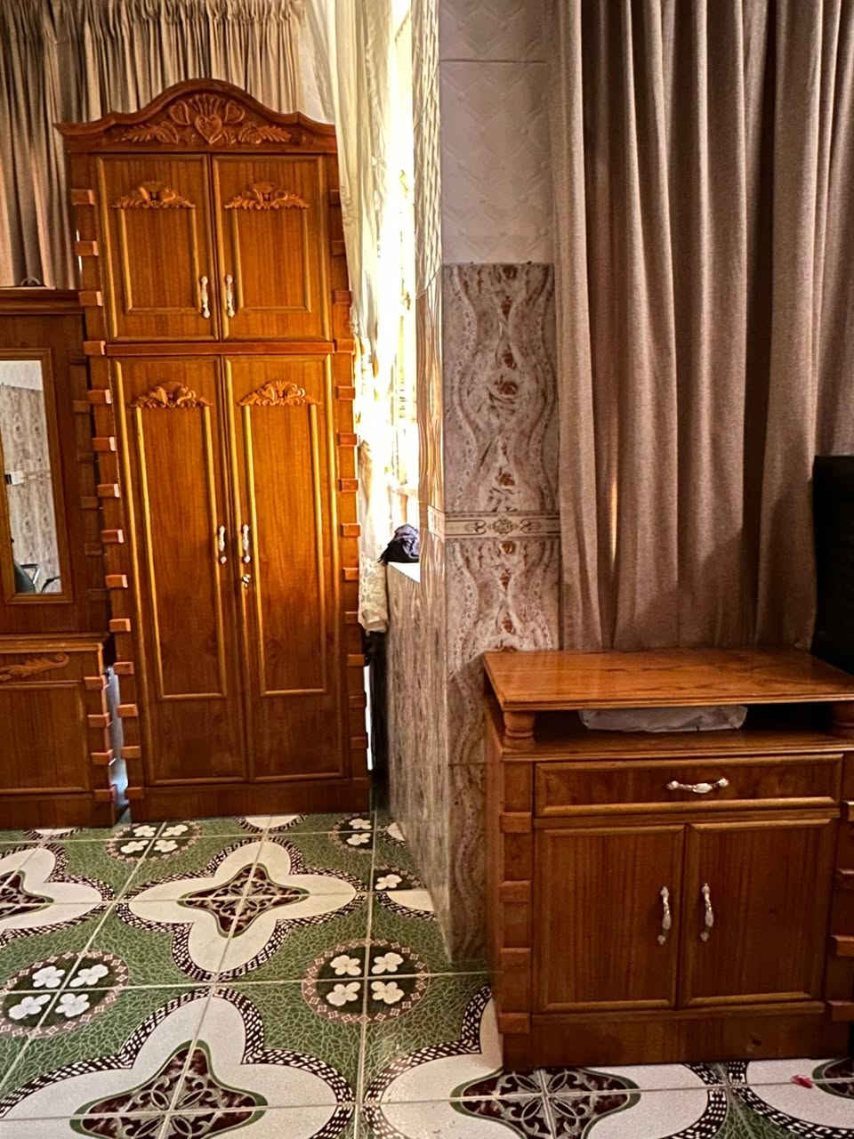 غرفه 6 باب داخل وخارج صاج موديل طابوكه مسرح النضافة 90 بالميه السعر 2300 او بيها مجال بغداد رقم الموبايل ***********
