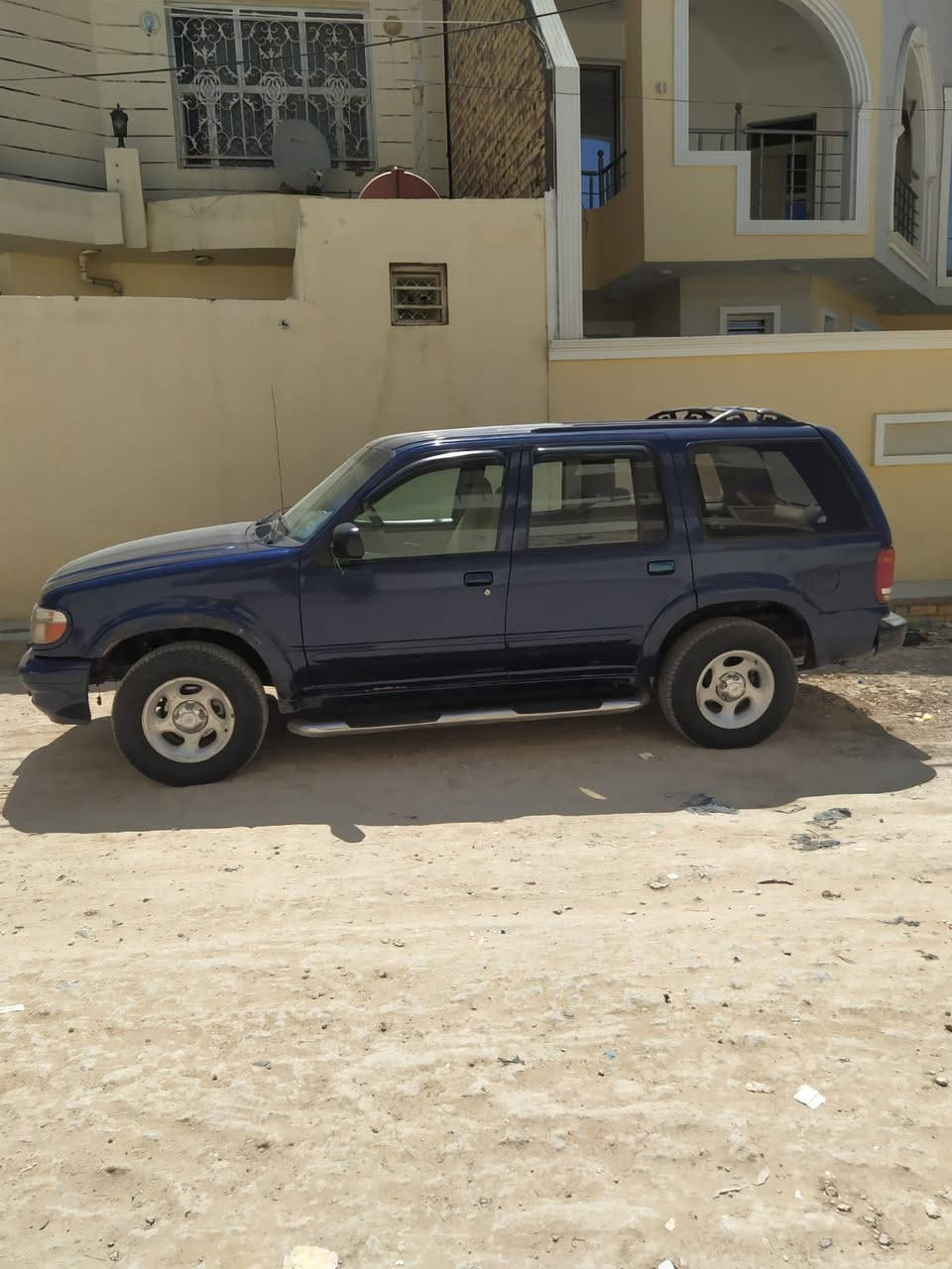 السلام عليكم سياره فورد اكسبلور مديل ٢٠٠٠محرك وكير جاهز من كلشي السعر ٧٥
الرقم ***********
