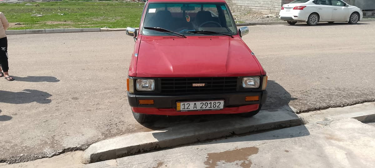 سلام عليكم بيكم للبيع 
موديل 85 
رقم مسطرة 
والسيارة مثل ما موضح بل صور وفيديو والسيارة بأسمي كلشي شرط محرك كير أكسل مصبوخه صبغ عام مكاني برطلة السعر 55 
***********
***********
