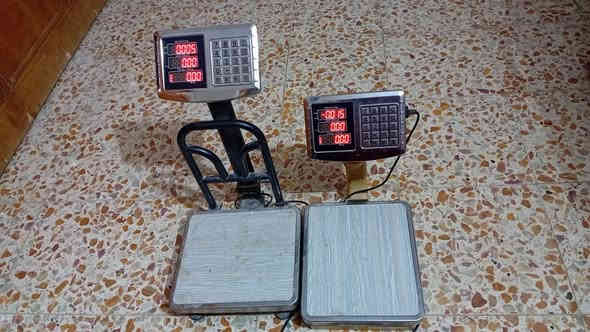 سلام عليكم ميزان اوكراني واحد 100كيلو وثاني150 ثنينهن 175بيهن مجال ***********
