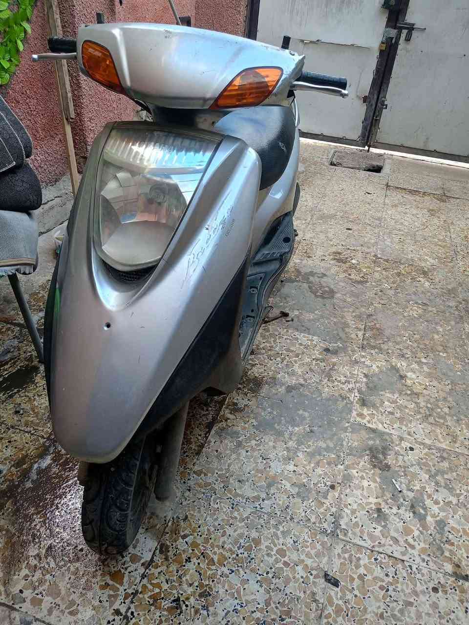 السلام عليكم دراجه بريز للبيع مكاني بغداد حيور *********** سعر 375 بها مجال
