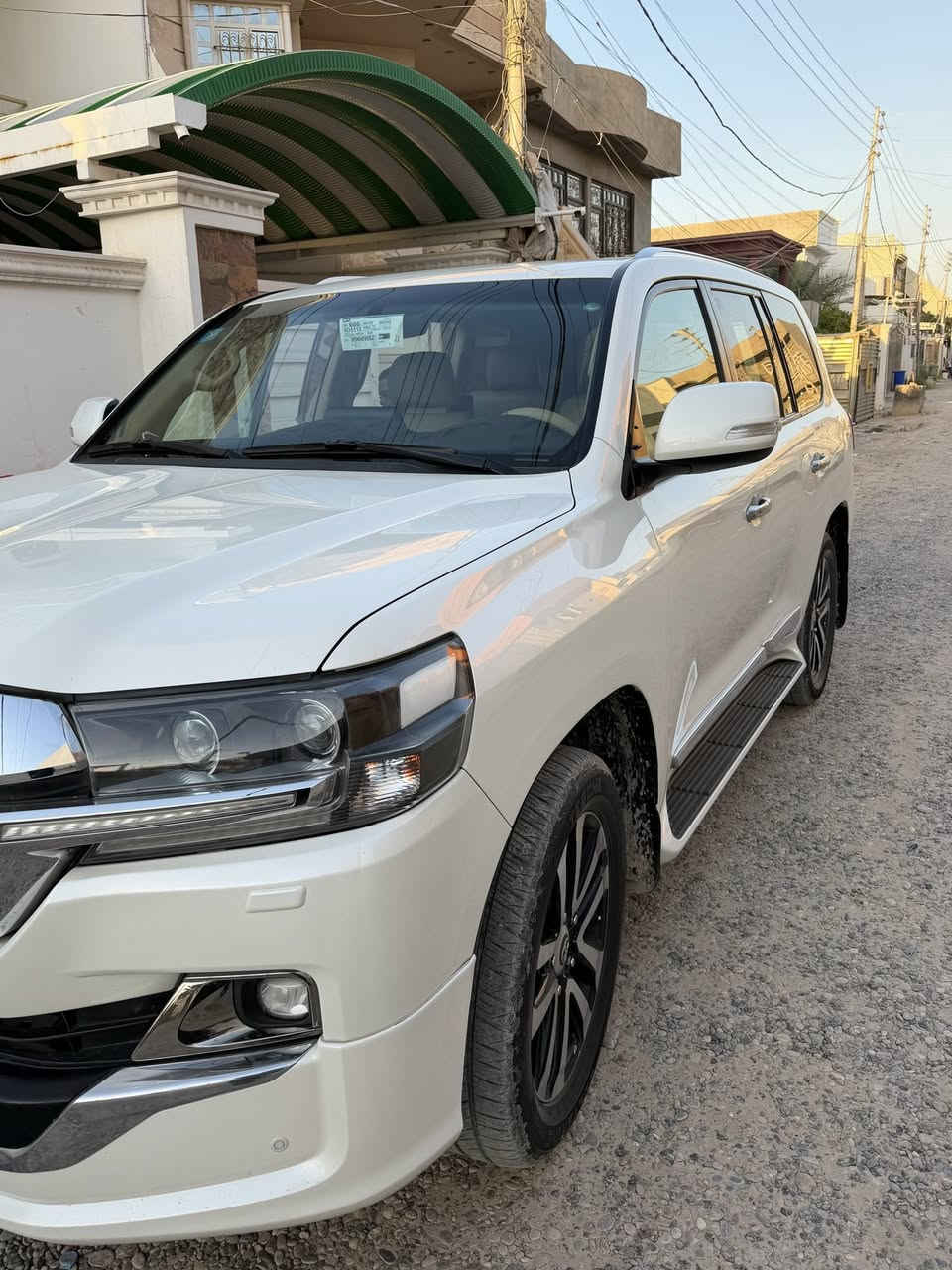 لاندكروز موديل 2019 اللون ابيض 
رقم بغداد بأسمي مشروع وطني تحويل ثاني يوم 
مواصفات السياره 
1- محرك 6 سلندر مكفول و الكير مكفول كذلك 
2- فول مواصفات كشن كهرباء عدد 2 
3- كشنات جلد 
4- شاشات ابيد بلادي 
5- تخم تاير 
6- مواصفات التورن توري معروفه 
7- بيها چاملغ مبدل بلادي اصلي نفس اللون 
8- بيها شخطين  معدلات بارد كما مبين بالصوره . ادناه 
9- ماشية 125 الف كيلو حقيقي غير ملعوب بالعداد 
10- موسً عدد 2 
الي مايعرف بيهن لايطعن بسعرها 

السعر 445 ورقه وبيها مجال بسيط 
العنوان صلاح الدين/ سامراء 
التواصل على الخاص …


**إذا كنت صاحب هذا الإعلان وتريد حذفه لأي سبب، رجاءا أرسل رسالة إلى الدعم الفني**