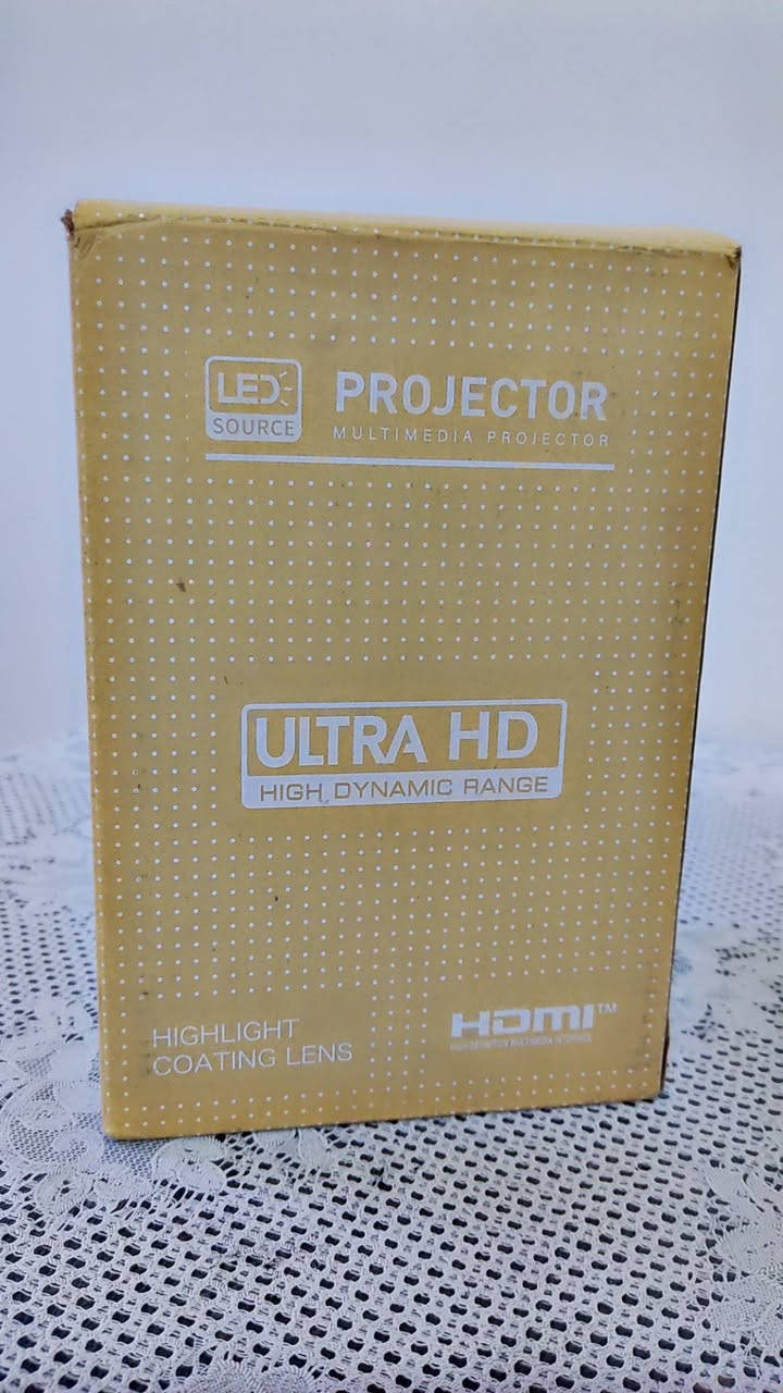 بروجكتر منزلي الاصلي مو تقليد Smart Projector للبيع 📽️
الحالة: شبه جديد، مستعمل مرتين فقط 
وياه: الكارتون + الكيبلات + كل الملحقات مالته
المنافذ: HDMI + USB + مدخل سماعة
الاستخدام: افلام، يوتيوب، نتفلكس، بلي ستيشن - بالغرفة المظلمة يصير سينما اب نضام اندرويد 

السعر: 60 الف دينار - بيه مجال بسيط للشراي الصدك
المكان: كركوك - التسليم فحص وشغل

للتواصل واتساب: [***********]
