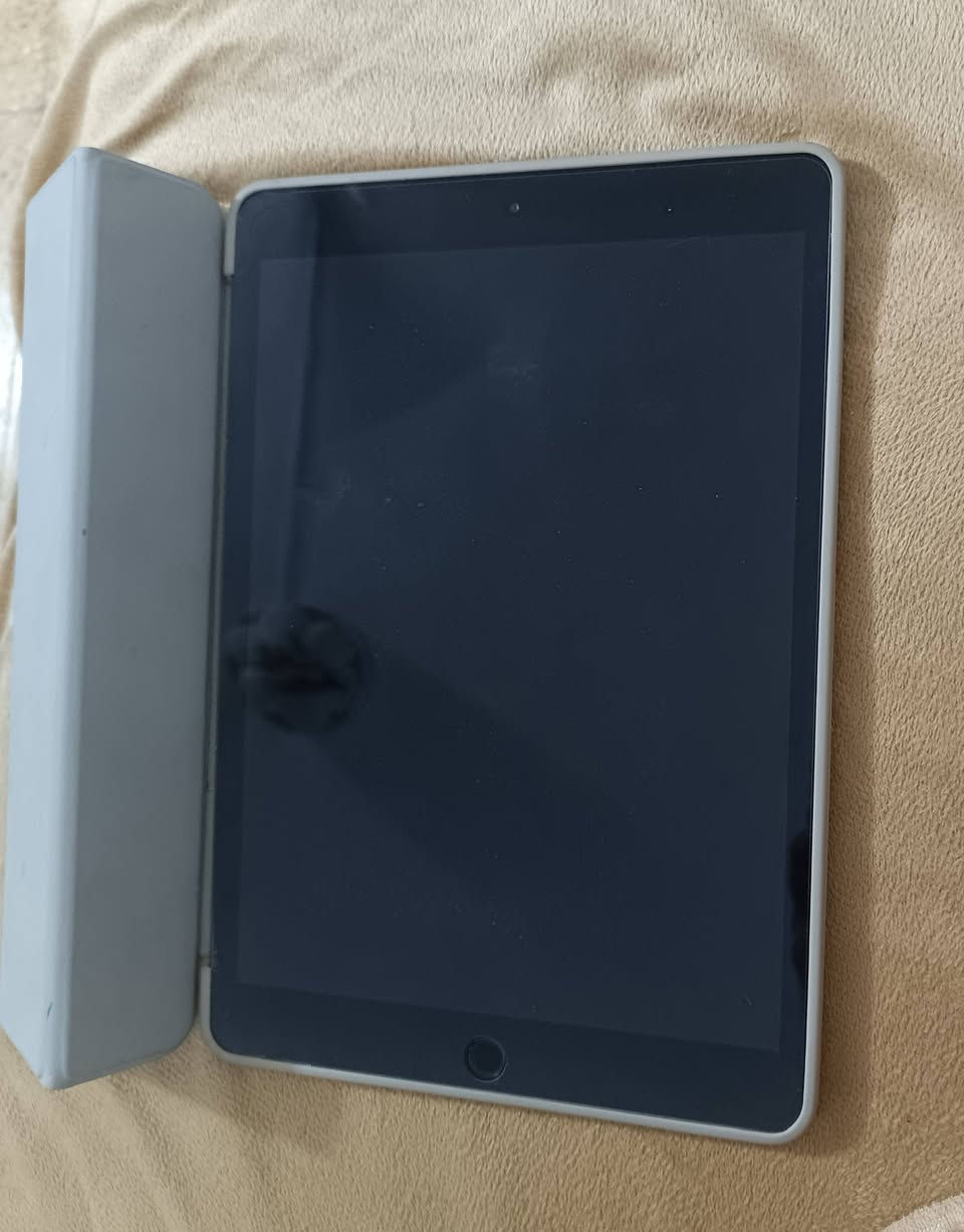 للبيع iPad 7 بحالة ممتازة
الجهاز مصلّح ويعمل بشكل طبيعي

تم تصليح الـ IC (الوايسي)

نظيف جداً والاستخدام خفيف

الكارتونة الأصلية موجودة

لزكة حماية موجودة

كفر مجاني مع الجهاز

📍 الموقع: الكوت

للاستفسار أو المعاينة راسلني على الخاص


**إذا كنت صاحب هذا الإعلان وتريد حذفه لأي سبب، رجاءا أرسل رسالة إلى الدعم الفني**