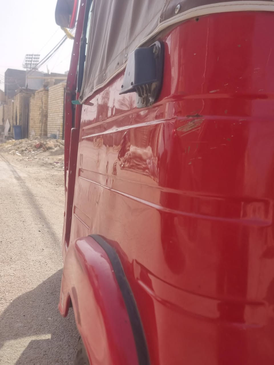 سلام عليكم تكتك البيع 19 شهر 12 رقم انكليزي تحويل ثاني يوم داخله هزه كشر كفاله ما عده لغد واحد بي صبغ مكينه اكسن لا تنقيص لا تبخير مكينه ناعمه كلش ما مشروكه تخم تاير جديد جادر جديد كهربيات كله شغاله *********** حي الكوفه تقاطع كسره وعطش
