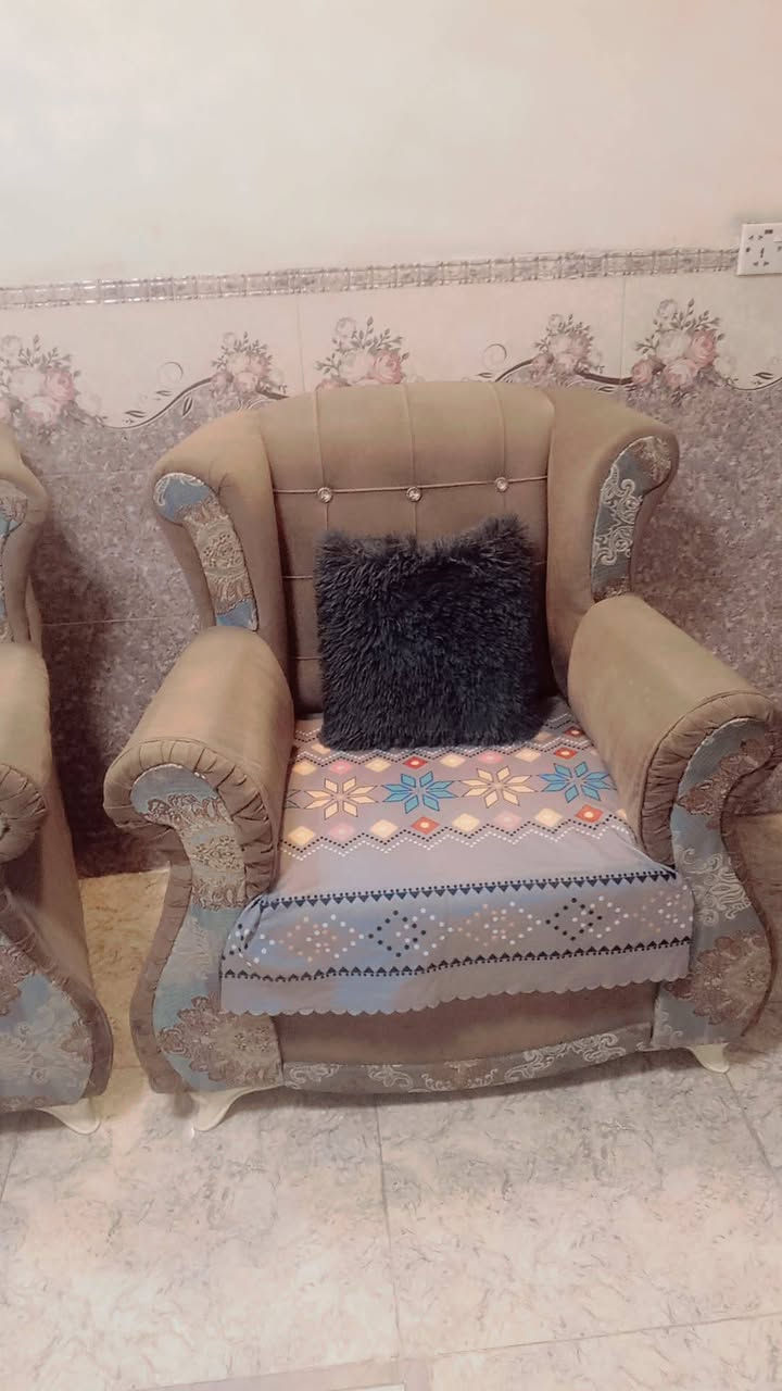 مساء الخير رمضان كريم اغراض للبيع تخم خمس قطع عشر مقاعد نظيف تجي شوف بعينك يلا تاخذ سعره (350)بي مجال
ثلاجه تجميد فول على الفحص سعره (100الف)
اي استفسار تفضل خاص
عنوان بغداد زعفرانيه دور شرطه


**إذا كنت صاحب هذا الإعلان وتريد حذفه لأي سبب، رجاءا أرسل رسالة إلى الدعم الفني**