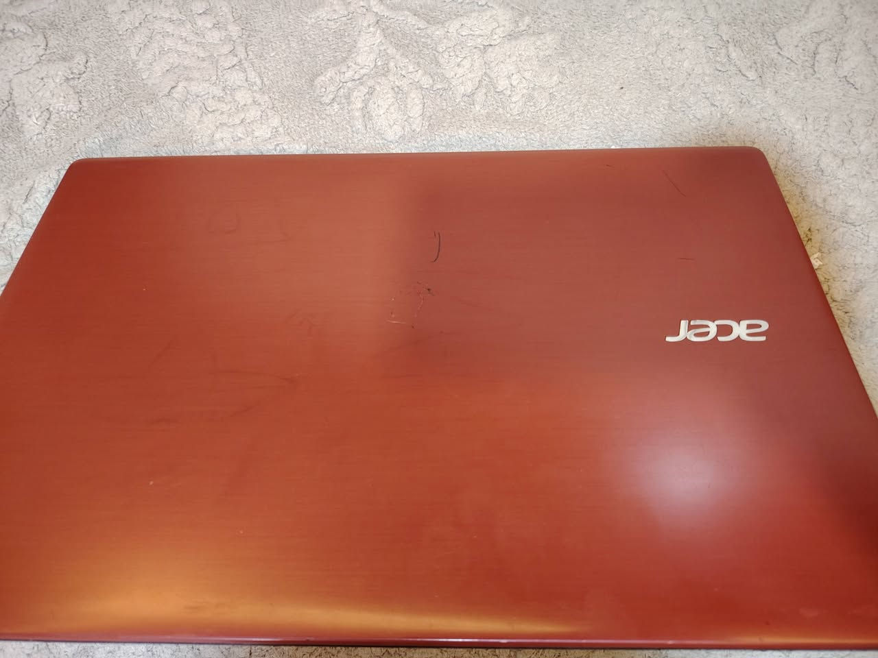 لابتوب للبيع 125 قفل ويا شاحنه لاصليه بطاريه دوم ساعتين تقريبا
بس الصوت اذا يتعله 100% يصير تقطيع واذا 75% يصير طبيعي عنوان بغداد المدائن ***********
