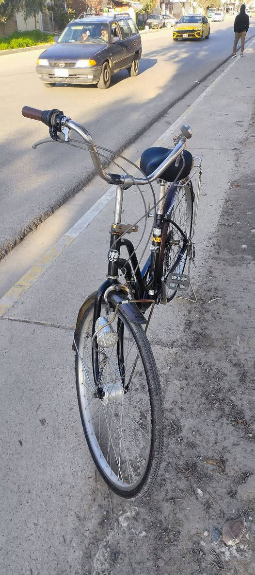 السلام عليكم للبيع بايسكل عبد الحليم لون اسود نضافه 100 /100
ابو الكير 6 نمر  تايرات جداد اسطوبات شغال حساس هم شغال  ما تصرف عليه ربع شراي يجي خاص 
عنوان موصل جانب ايمن


**إذا كنت صاحب هذا الإعلان وتريد حذفه لأي سبب، رجاءا أرسل رسالة إلى الدعم الفني**