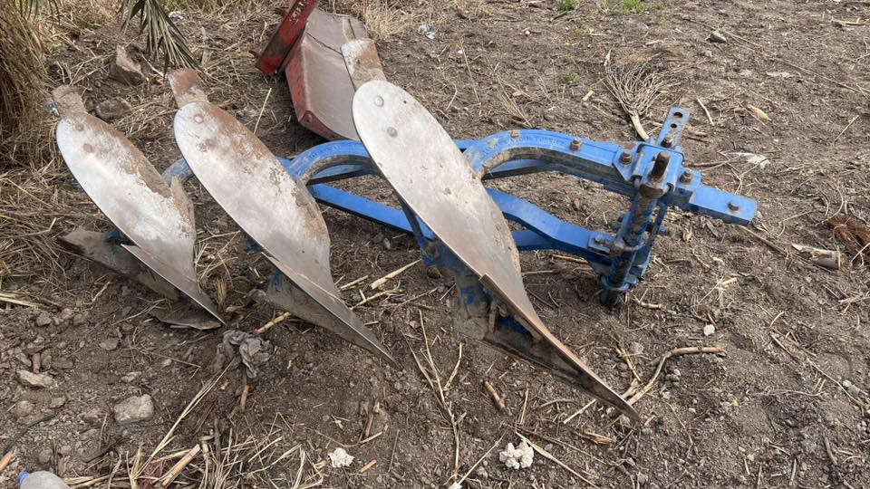 سلام عليكم للبيع تركي بلير حجم 11نضيف على وضع شركه مكان بغداد ***********
