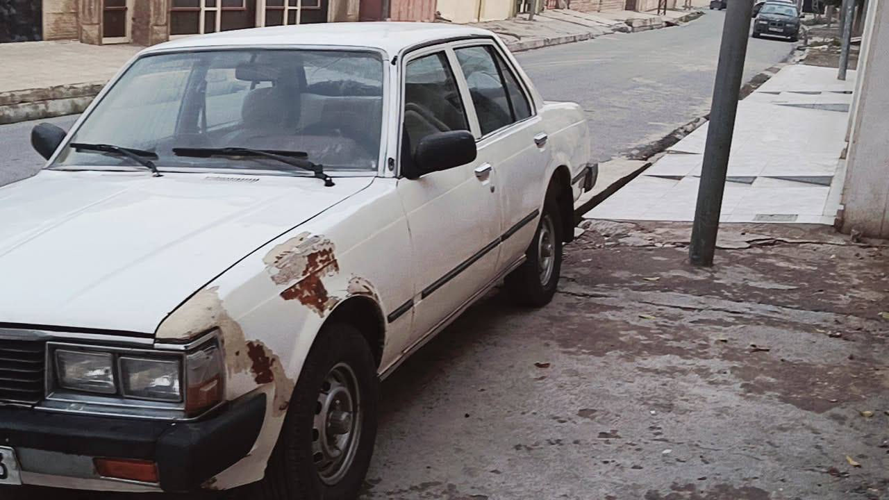 للبيع اكرونه موديل 81 

محرك گير شرط  
طخم تاير جديد 
مصبوغه  عام 
السعر 25  بيها مجال بسيط 
 مكاني  الايمن  مشيرفه 
رقم الهاتف  ..  ***********
