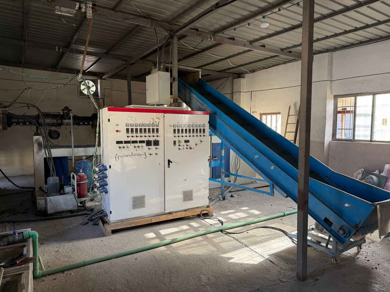 سلام عليكم متوفر معمل للبيع اعادة اللين الانتاجي المتكامل منصوب وشغال مثل ما موضح امامكم وبقية الاستفسارات الاتصال على هذ الرقم *********** الحاج علاء العامري
