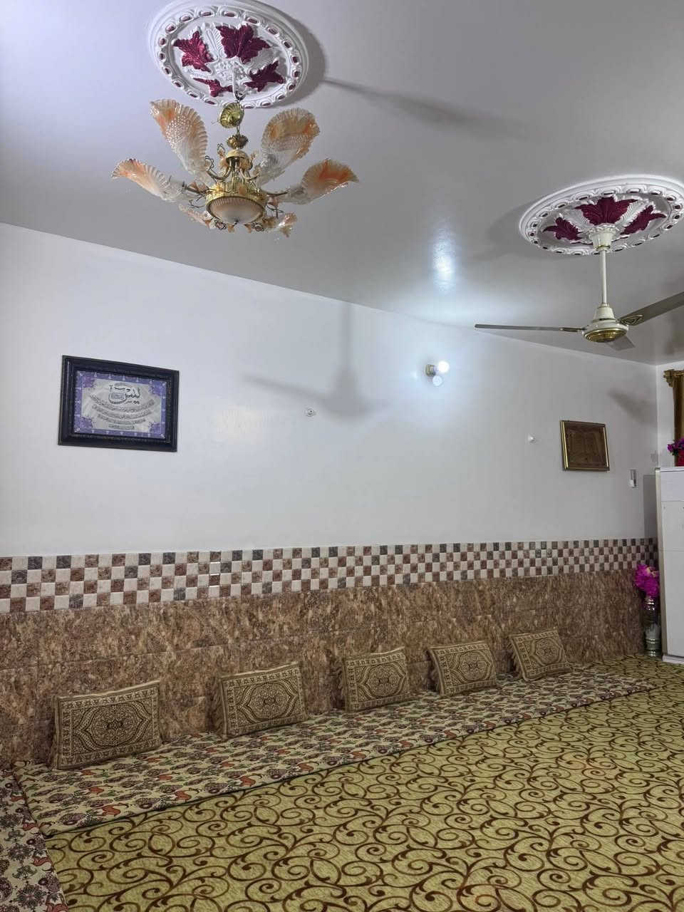 دار للبيع  طابو زراعي سند 25 طابقين مع قطعه المساحه الكليه 437 متر بناء حديث منطقه سكنيه كافت الخدمات العنوان/ حله طريق ياحسين نزلت سعد بيجو السعر 95 مع المجال --------- للاستفسار ***********
