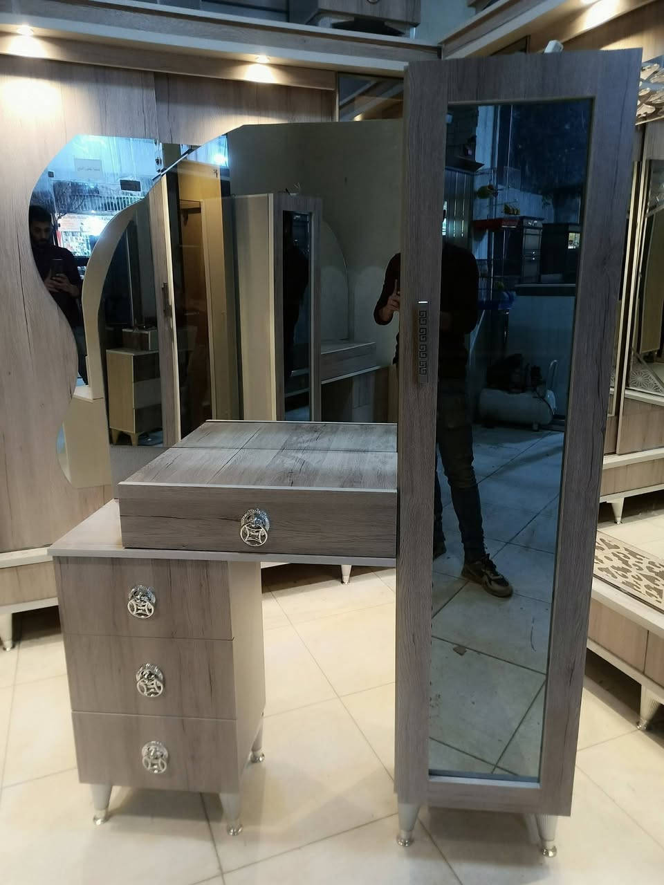 🌺بي مناسبة شهر رمضان الكريم 🌺
👑عرض خاص من مفروشات الرضوان 👑

غرفة نوم ملمين موديل كلاسيكي

مؤلفة من 6 قطع فخامة 👌

سكرتون سحاب + فردات بلور عاكس 👍

مدموجة ملكية + سحبات سكة مرحلتين👍

تخت مجوز مفرش عنبر 👑👍

كمودينات عدد 2 سكة مرحلتين 👍

وسعر بس 370 🥳

 هاتف 0996076452
هاتف 0958919975📞


**إذا كنت صاحب هذا الإعلان وتريد حذفه لأي سبب، رجاءا أرسل رسالة إلى الدعم الفني**