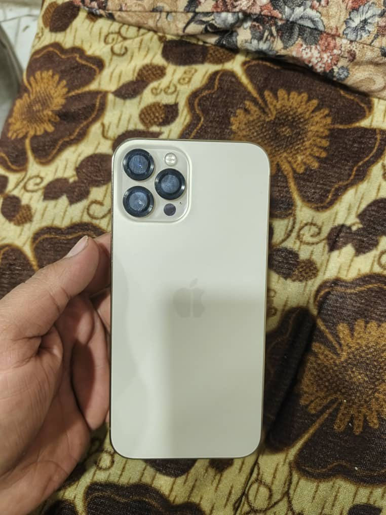 السلام عليكم
iPhone 12 Pro Max بيع

البطارية 87 مبدل شاشة ‏الاصلية فقط 
والله الجهاز ￼ نظيف جدا جدا ￼
 العنوان بغداد شكوك 
وهاذه رقمي *********** ￼
