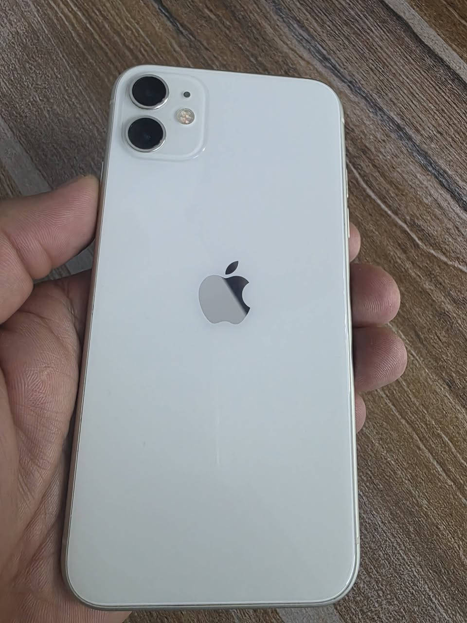 ايفون 11 عادي
نظافه 💯%
بطاريه بلاديه 75 نسبته😏
فول اللون ابيض 🥰🥰
مكان الدوره
للاستفسار 
***********
