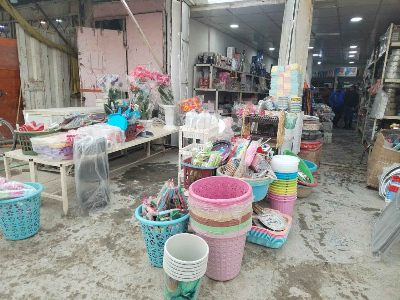 مجمع رواد للتجهيزات المنزلية _كوزمتك _منضفات _هداية _جميع انواع الورد
العنوان سوق ال4000 قرب اسواق حازم العبودي مقابيل علوة الذهيباوي للتواصل خاص او واتساب
*********** واتس 
*********** واتس
