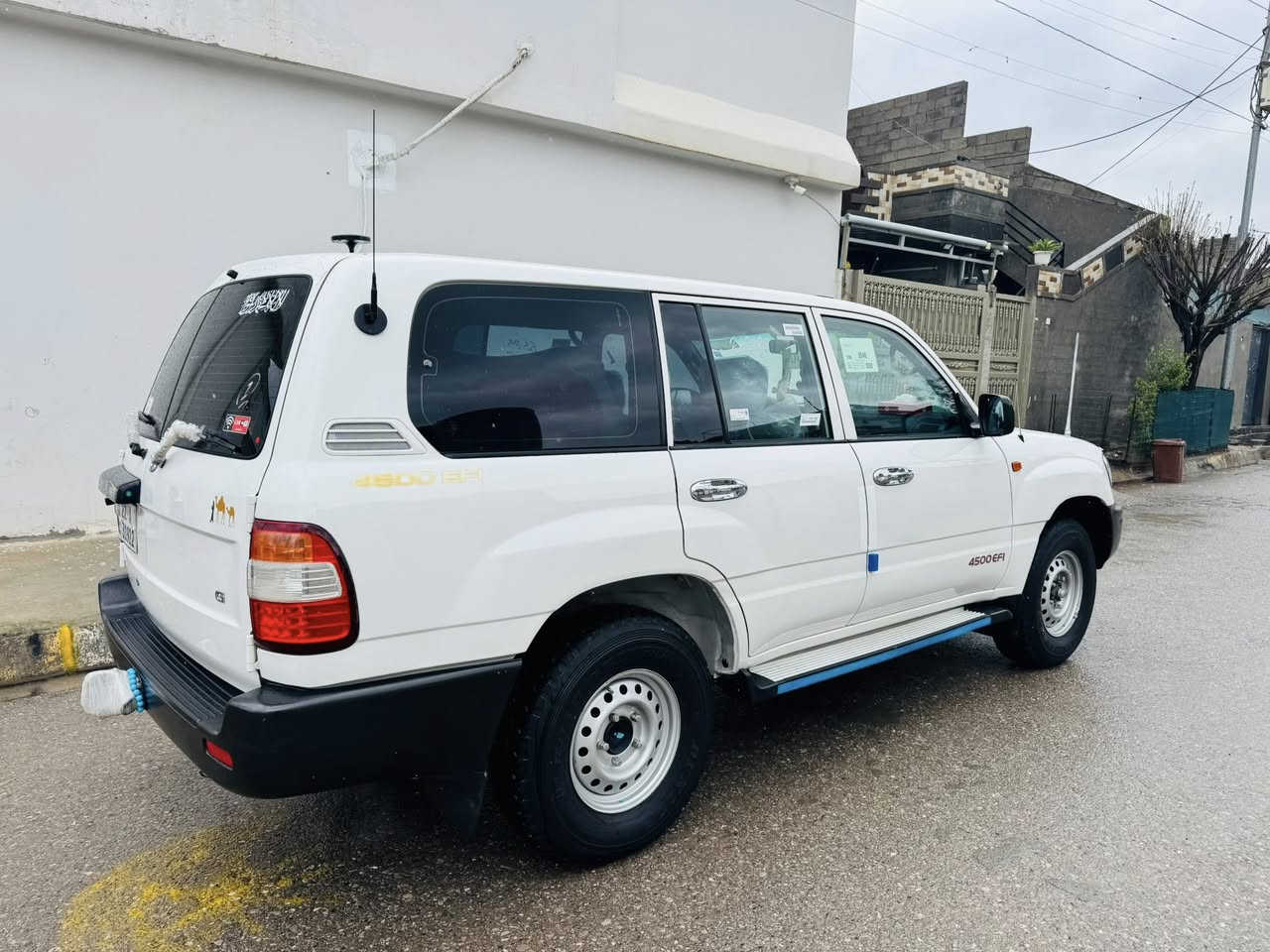 سلاو لە هەمو لایەک مۆنیکا ٢٠٠١ تەحویل ئەسل سەنەوی تا  ٢٠٣١ تازەیە کارت بەنزینی بۆ کراوە  بەناو خۆمەوەیە سەیارەکە هی ماڵانە هی مەعرەز نیە یەک چاملخی بۆیاخە بێ ناوگرتن مەکینە و ئەکسل بەشەرت  مالی دۆستە سعر ١٧٠ گەڵا 
ژم ***********
***********
