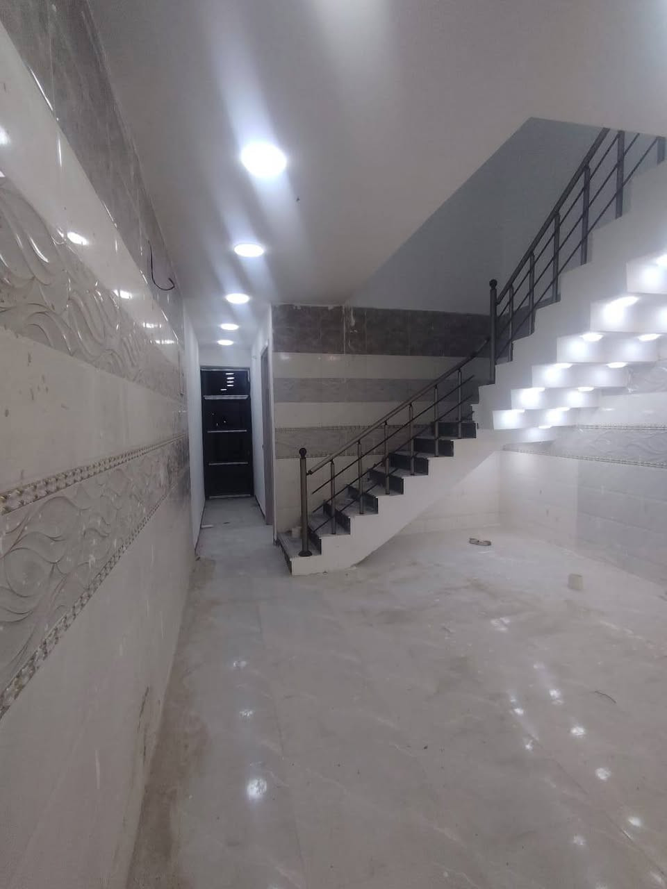 🏡 بيت للبيع — فرصة ممتازة وسعر مناسب

بيت طابقين بناء حديث بمساحة 100 متر، تصميم مرتب ومريح للسكن ✨

🔹 طرمة واستقبال مرتب
🔹 صالة ومطبخ تصميم مفتوح وعصري
🔹 حمام + منور
🔹 غرفة بالطابق الأرضي
🔹 غرفة بالطابق الثاني مع حمام

✅ بناء حديث
✅ مرتب وجاهز للسكن
✅ موقع مميز

📍 العنوان: منطقة الدوانم، بالقرب من جامع الفردوس

📞 للاستفسار والاتصال:
***********
***********
***********
