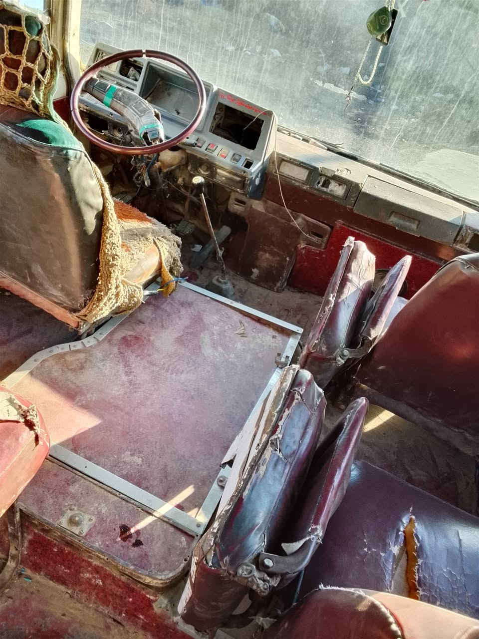 السلام عليكم كوستر عريض موديل ٨٤
سياره جاهزه كير مكينه كاز سياره جاهزه عندي خط طلاب بيها 
كشنات جلد حصه كاز بيها السعر ٤٥٠٠ اربعه ونص 
مكاني بغداد التاجي 
‏‪***********‬‏
