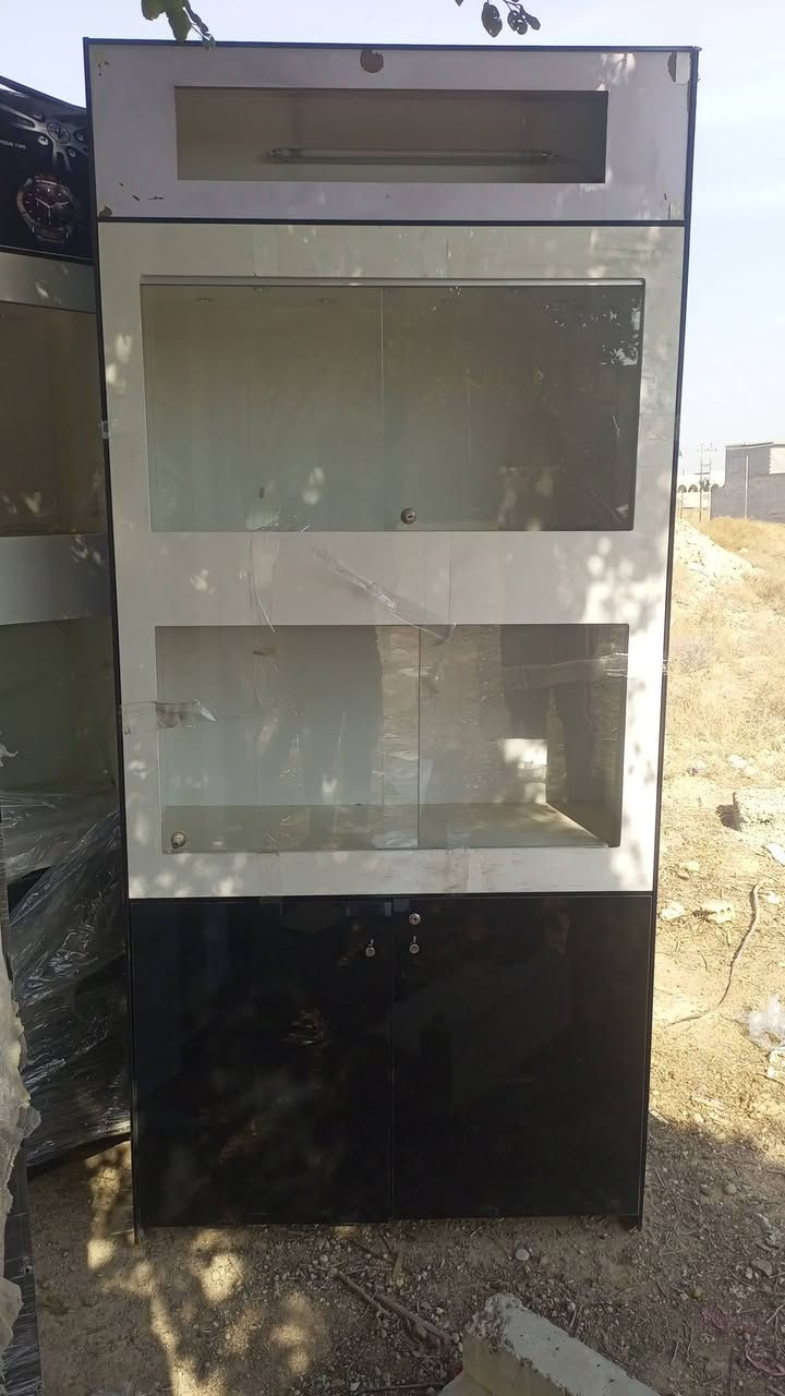 سلام عليكم
عندي فاترينات عدد 10+كاشير مكتب
***********
***********واتساب
