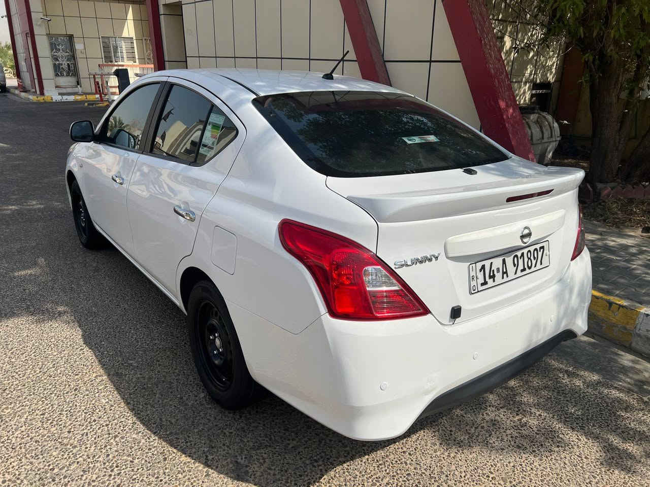 السلام عليكم للبيع هندي مديل 19ماشيه 156حقيقي بارد قبق الجنطه رقم بصره شرط التحويل السياره جاهزه كل نقص مابيها 
حداده طخم تاير دوشمه ماصار سبوع من كملتها اي استفسار
الاتصل ع *********** السعر 105وبيها شي قليل
