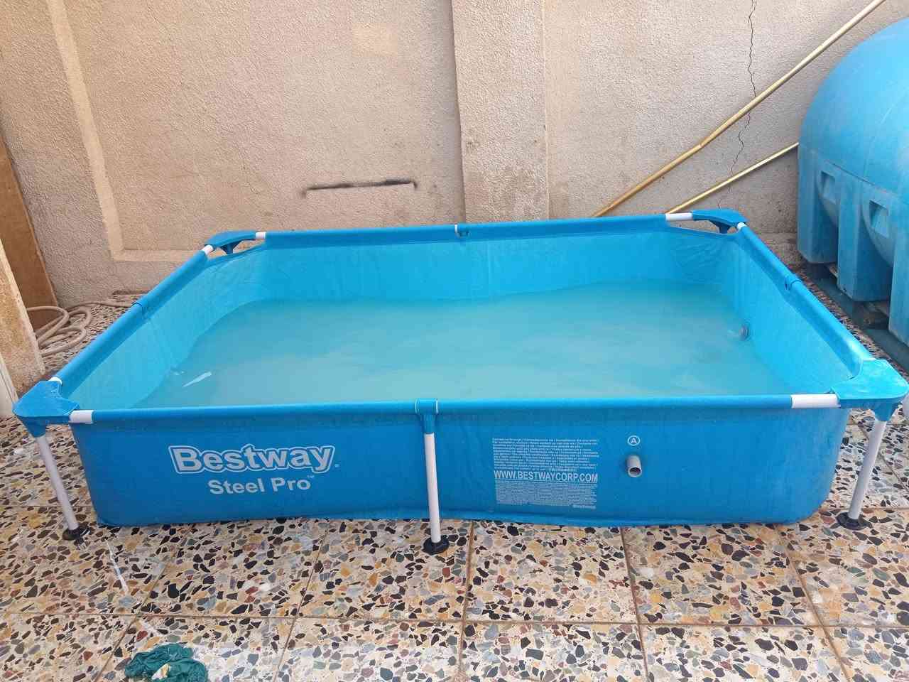 مسبح استخدام مرة وحدة قياسة مثل ماموضح بل صور سعره 75 مكانة كريعات ويوجد توصيل بكروة


**إذا كنت صاحب هذا الإعلان وتريد حذفه لأي سبب، رجاءا أرسل رسالة إلى الدعم الفني**