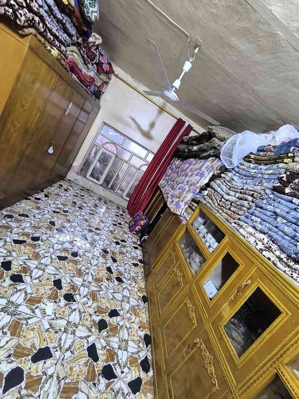 آلسـلآم عليكم بــيت تجاوز بلعسكري حي الزهراء قرب مدرسه جبل عامل شارع العريض يحتوي على غرفه وستقبال وصاله ومطبخ وصحيات وترك وطارمه ودرج وفوك غرفتين ومساحه سطح كبيره مساحته 125كامل من كلشيي السعر 20وبي مجال للشراي ماي كهرباء وطني ميزانيه مكاتبه ماعليه كص نهائي


**إذا كنت صاحب هذا الإعلان وتريد حذفه لأي سبب، رجاءا أرسل رسالة إلى الدعم الفني**