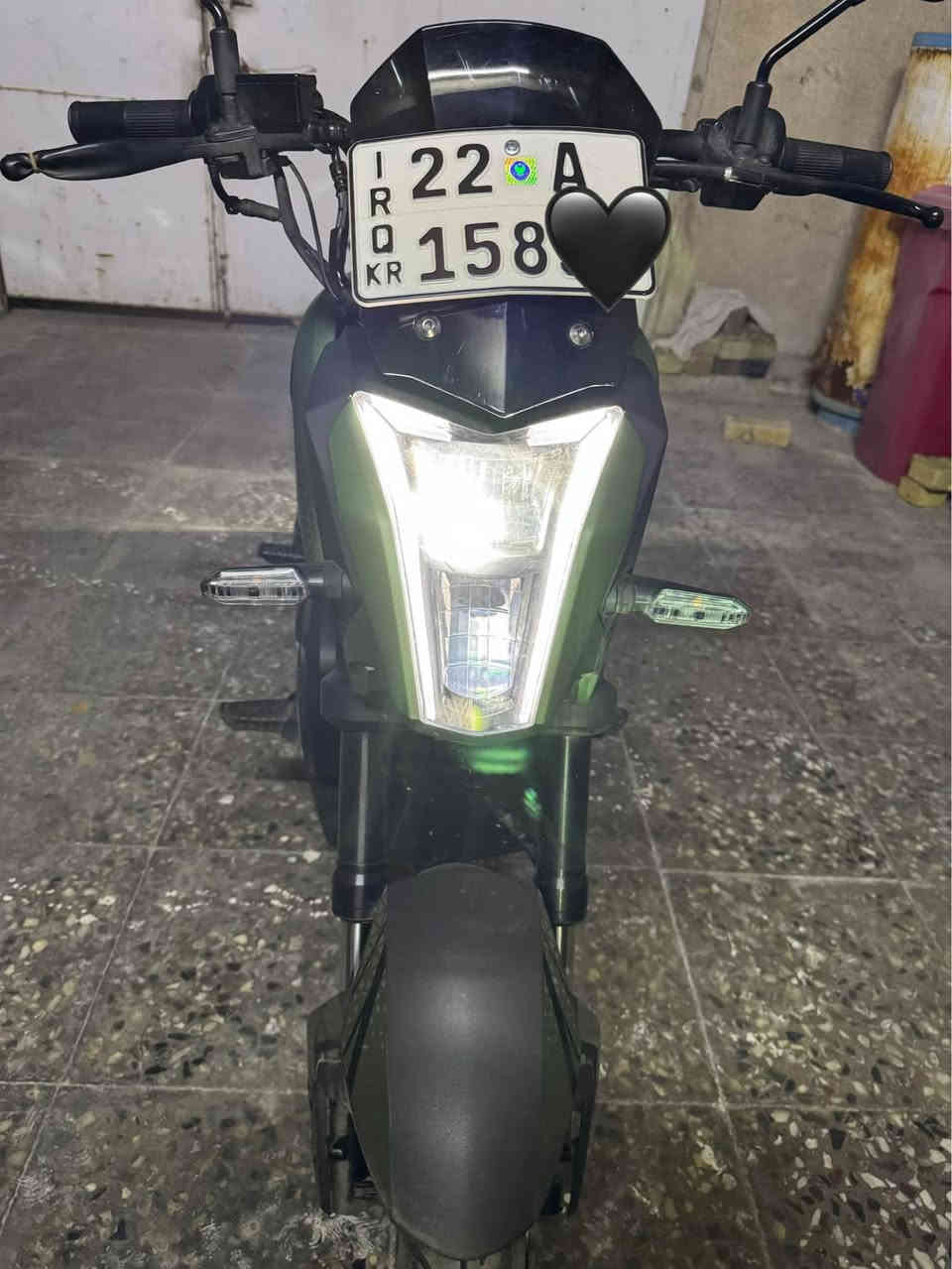 للبيع دراجة كي واي مينيكس – موديل 2025 بحالة ممتازة
🛵 اخذتها قبل 20 يوم فقط، استعمال شخصي خفيف ونظيف جداً، وتعتبر جديدة.
🛠️ مشيها ناعم وقوي وما بيها أي مشاكل، كلشي شغال 100%.
📑 بيها سنوية نافذة لغاية سنة 2030.
🛡️ الدراجة ضمن الضمان وراحته كاملة للمشتري.

📍 مرقّمة تسجيل رسمي أربيل (رقم 22) وجاهزة للفحص والتجربة.

🇮🇹 صناعة إيطالية أصيلة (المينيكس معروفة بجودتها العالية وأداءها المميز).

🔥 مناسبة للدوام والمشاوير اليومية، وحتى دلفري اقتصادية بالبنزين وثابتة على الطريق.

💰 السعر: 2,300,000 دينار يعني مليونين 300
🔄 قابل للتفاوض للجادين فقط.

📞 للتواصل مراسلة خاص أو اتصال.
*********** بي واتساب (احمد)
مكاني بغداد حي الجهاد بغداد, العراق
