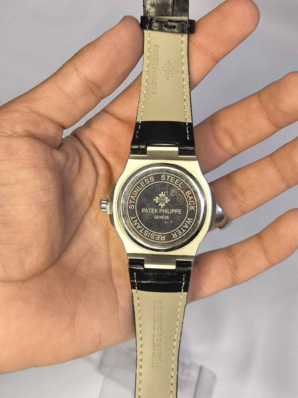 باتك فلبPatek Philippe

تحفه فنيه تتخطى مفهوم الوقت 
الميناء تيفاني مميز بدزاين عصري 
زجاج زفير مقاوم للخدش 
منفذ تاريخ شهري
الهيكل مصنوع من التيتانيوم 
مختمة من كل مكان
اميال لامينوس 
مقاومة ماء وغبار 
سير مصنوع من الجلد الطبيعي 
قفل فراشة اصلي

ملاحظة متوفره قطعة واحده فقط 
السعر :- 28 الف ع اول تم 
للحجز والاستفسار يرجى الاعتماد خاص


**إذا كنت صاحب هذا الإعلان وتريد حذفه لأي سبب، رجاءا أرسل رسالة إلى الدعم الفني**
