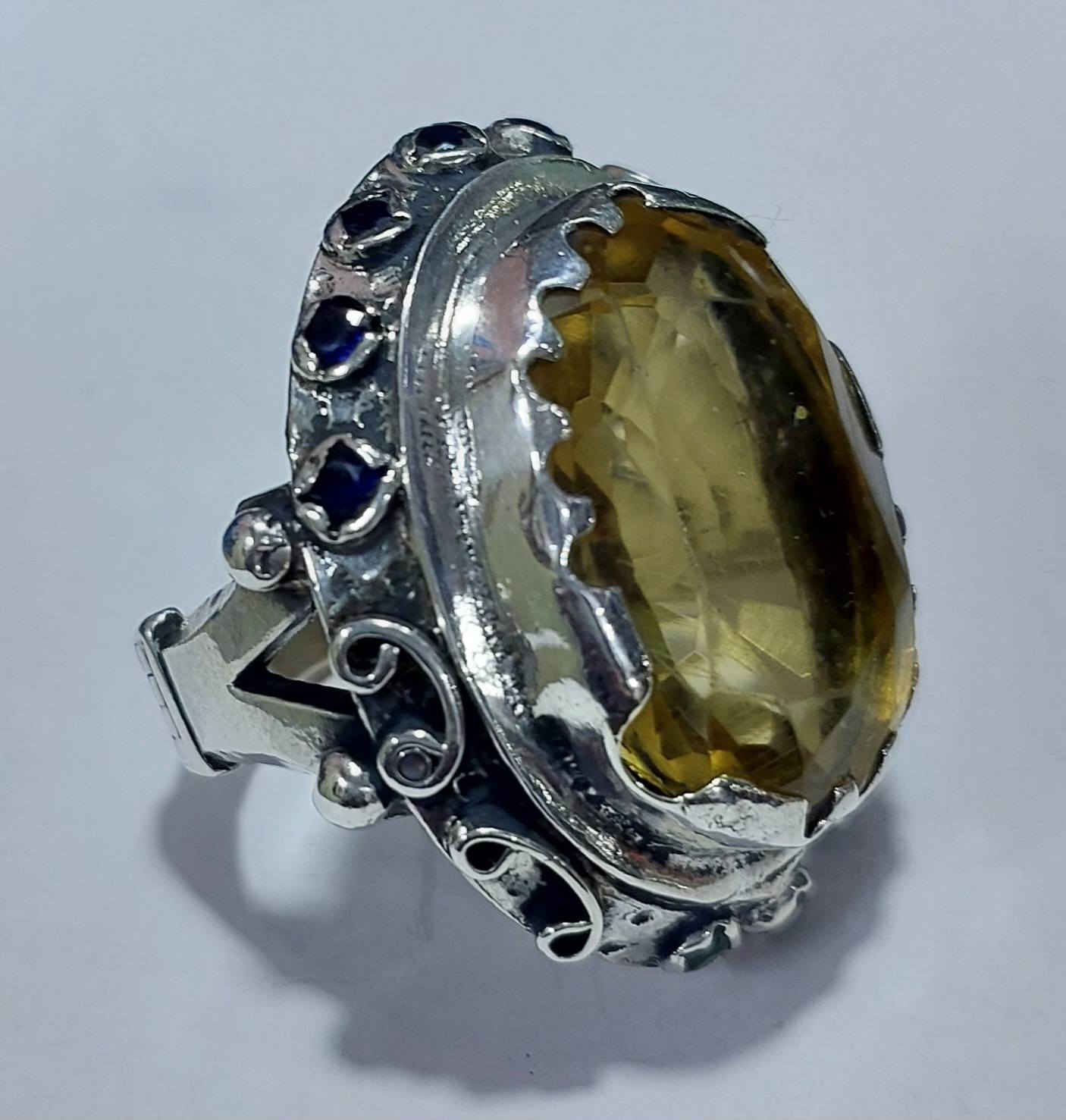 قطعه مختلفه من تحف السترين الطبيعي قياس 24
السعر ٢٠٠ الف صياغه يدوية مطعمه


**إذا كنت صاحب هذا الإعلان وتريد حذفه لأي سبب، رجاءا أرسل رسالة إلى الدعم الفني**